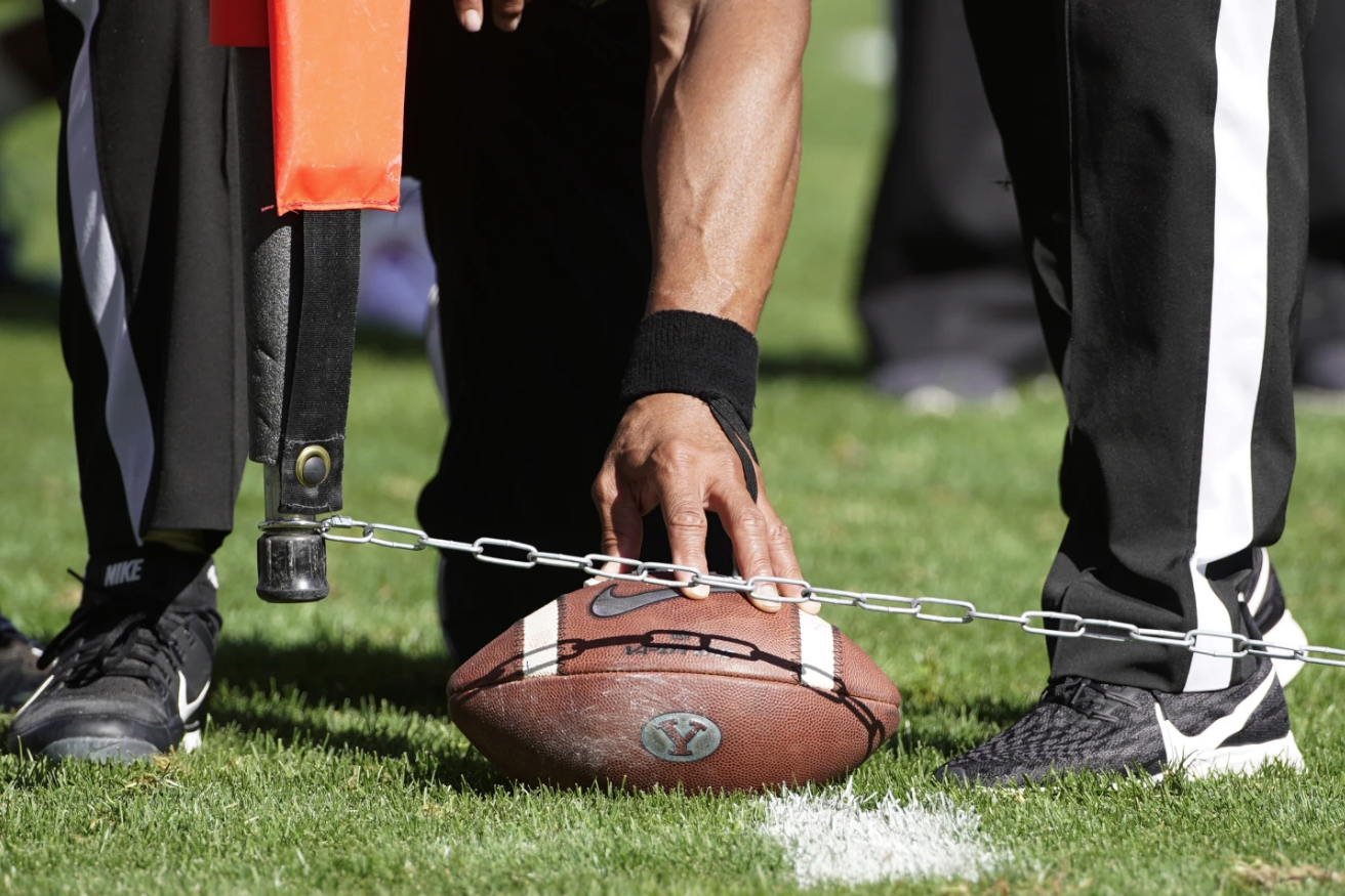 College Fans Might Not Notice New First down Clock Rule But Some 