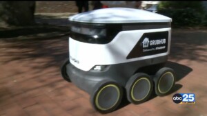 Robots Deliver Food To Usc Students Through Grubhub App
