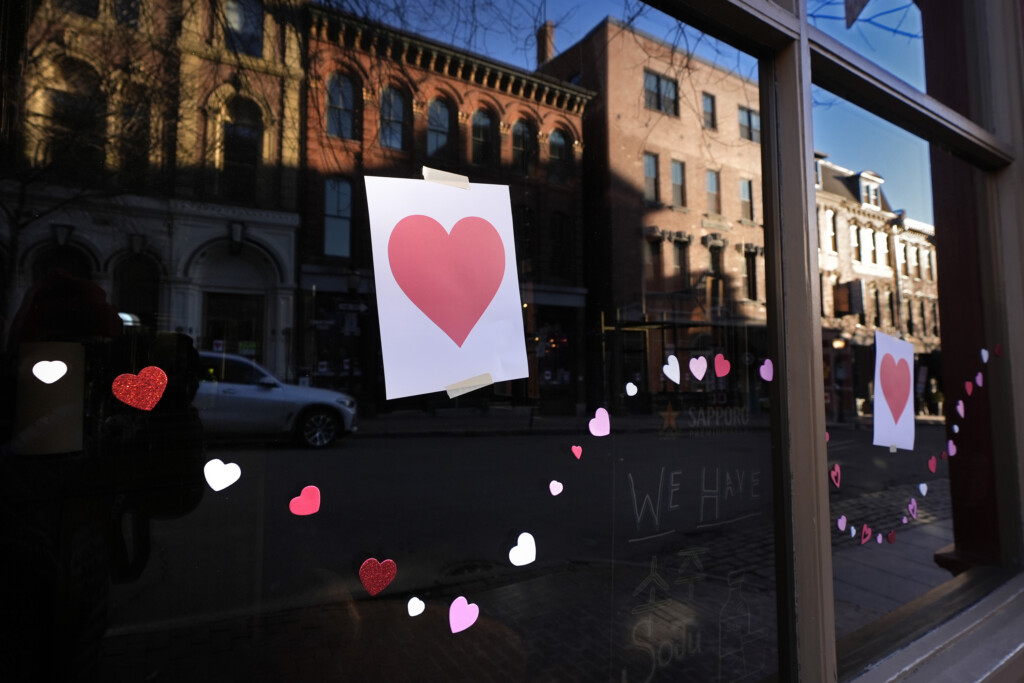 Aptopix Valentines Day Bandit