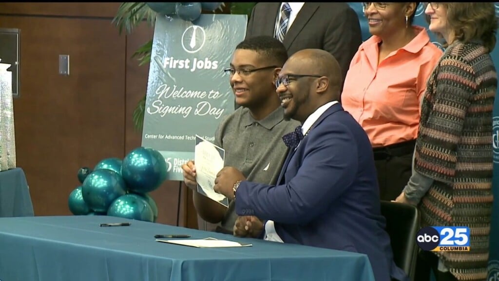 Lexington Richland School District Five Holds "first Jobs Signing Day" For Students