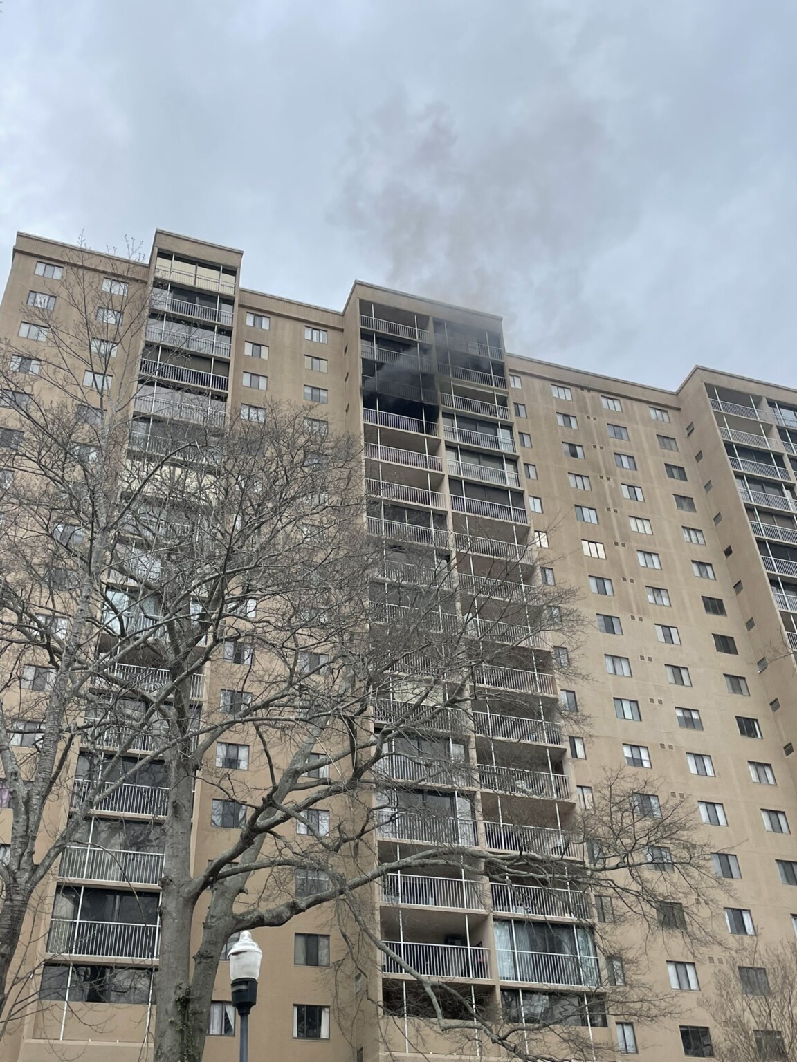 2 displaced after apartment balcony fire - ABC Columbia