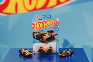Hot Wheels Flippin Fast Vehicle Close Up 6