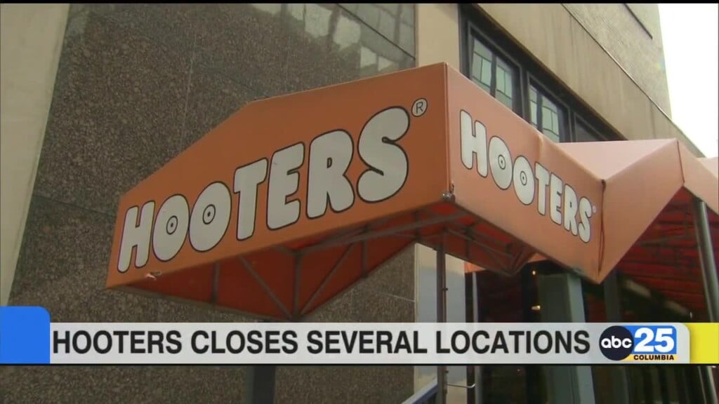 Hooters Closes Several Locations