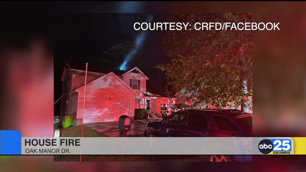 Firefighters Battle Fire At Oak Manor Drive Home