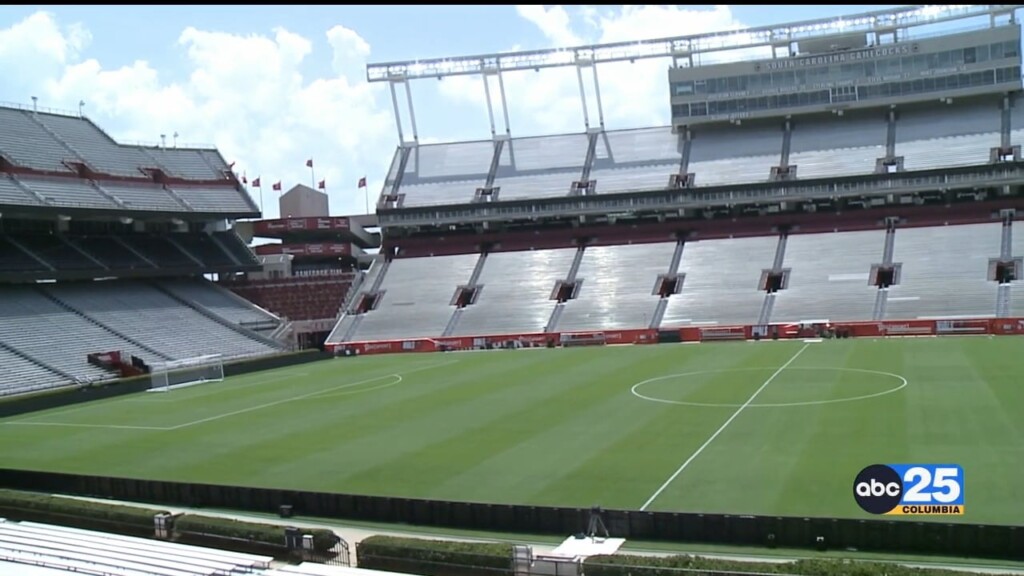 Manchester United Vs Liverpool Soccer Descends On Williams Brice Stadium For Special Soda City Match Up