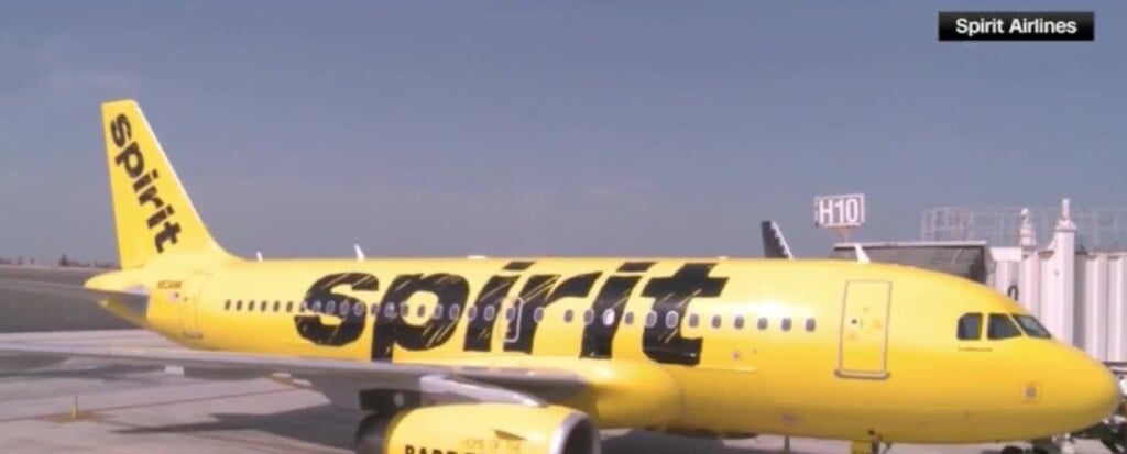 Spirit Airlines Cuts 200 Jobs