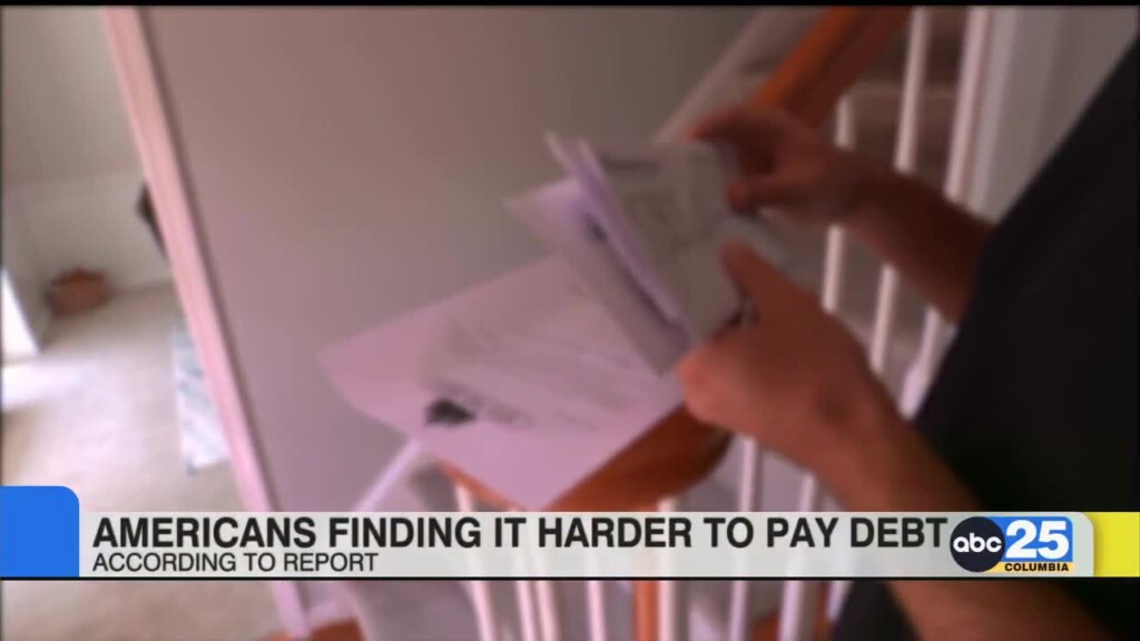 Americans Finding It Harder To Pay Off Debt