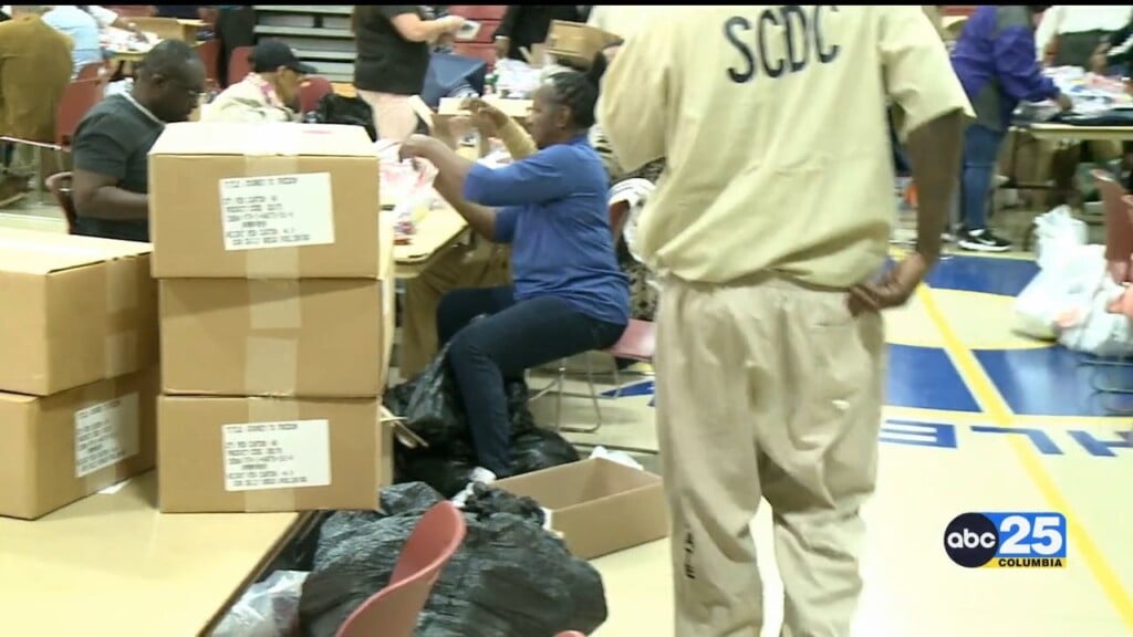 Volunteers Prepare Over 16,000 Easter Gift Bags For Sc Inmates
