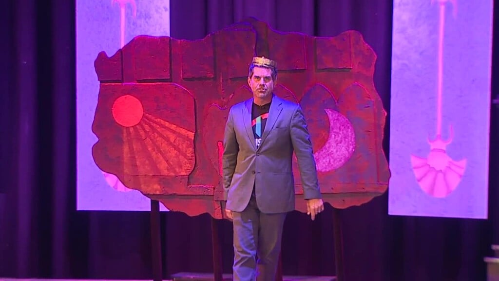 Tyler's Travels: Trustus