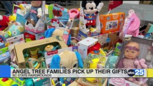 Angel Tree Families Pick Up Their Gifts