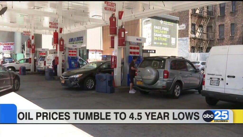 Oil Prices Tumble To 4.5 Year Lows