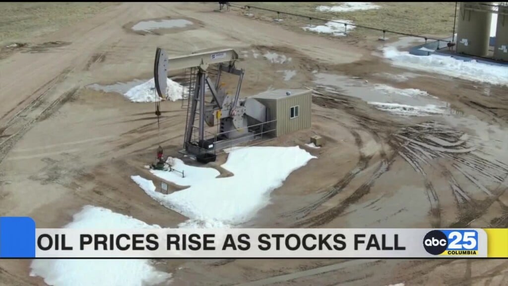 Oil Prices Rise As Stocks Fall