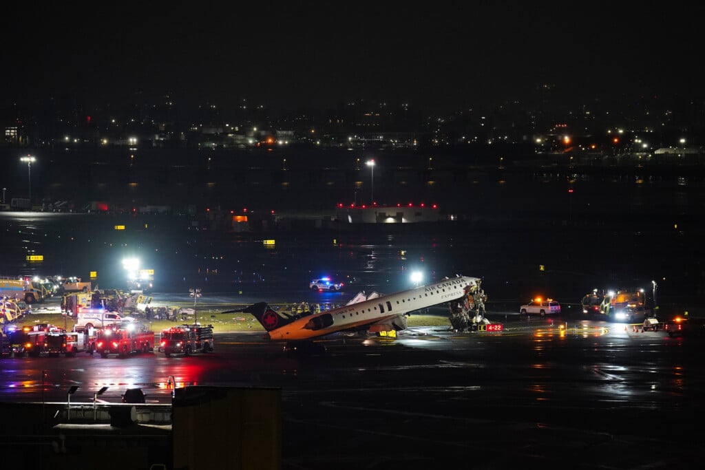Aptopix Laguardia Crash