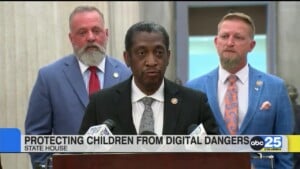 Sc Lawmakers Gather At State House To Draw Attention To Protecting Children From Digital Dangers
