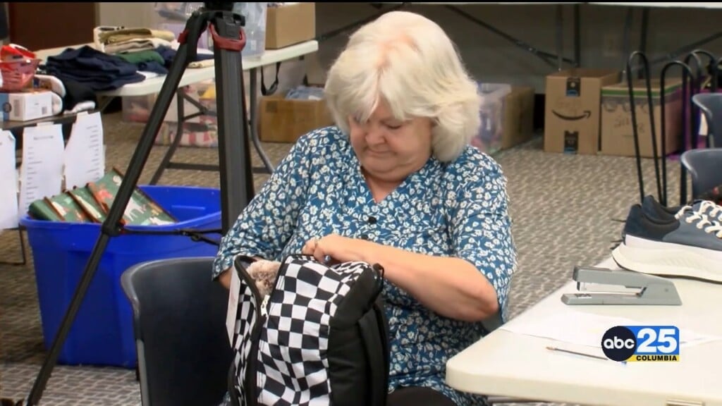 Ems Closet Collects Clothes For Students In Need