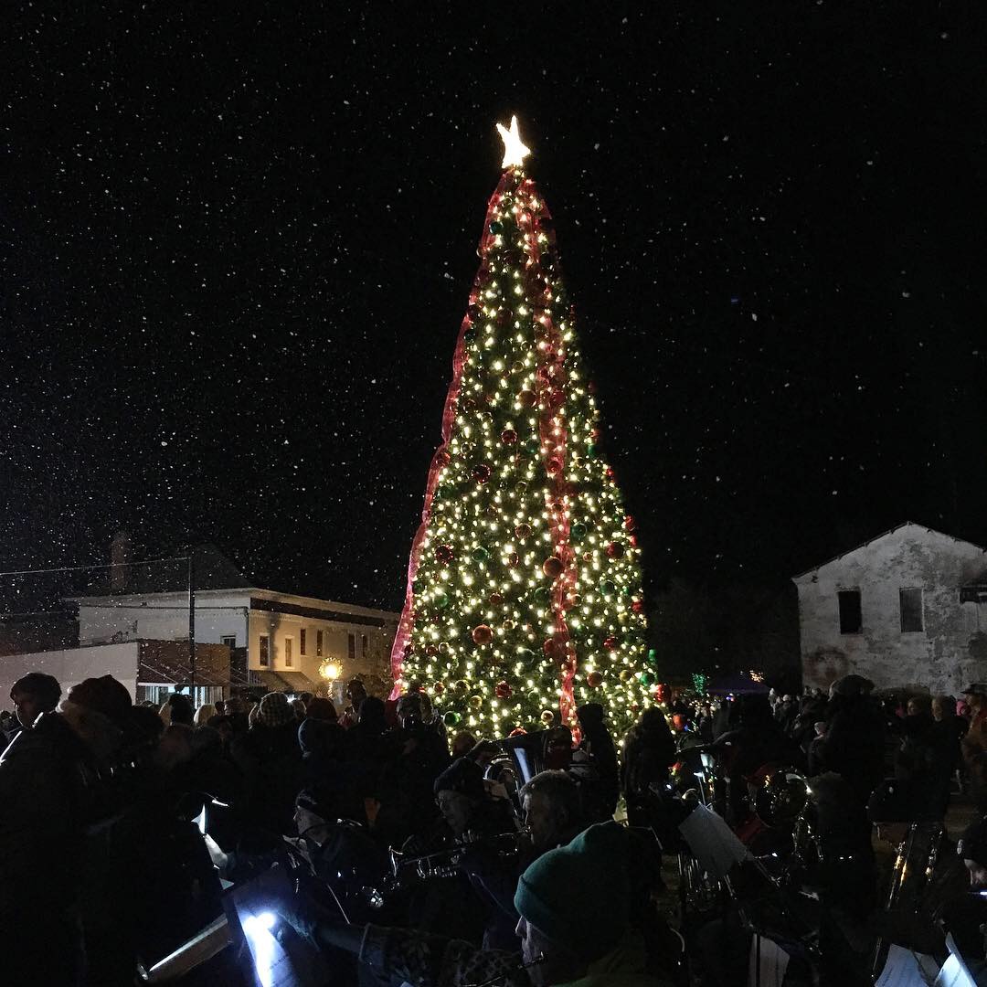 Prattville Kicks off Christmas Season with Annual Tree Lighting