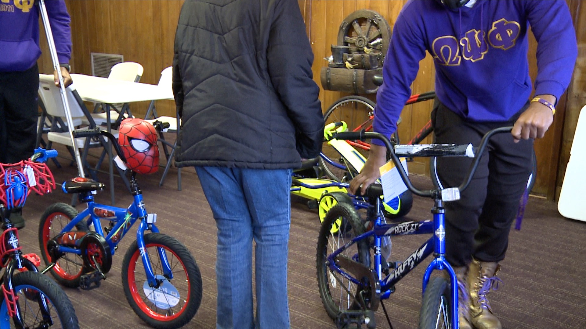 Que Psi Phi Gives Back with Bike Giveaway in Selma - Vimarsana News