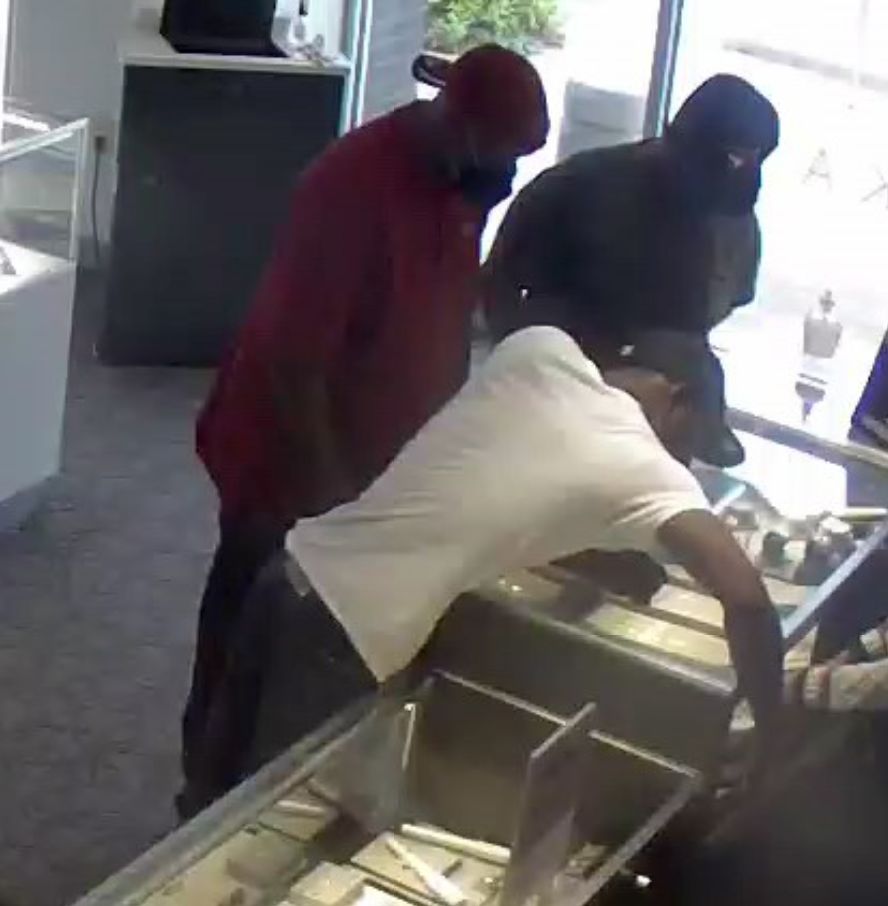 Prattville Police Investigating Theft at Kay's Jewelry