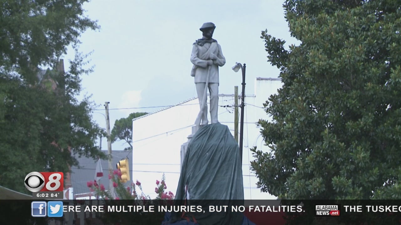 Tuskegee Closes The Downtown Square Around Confederate Statue - Vimarsana News