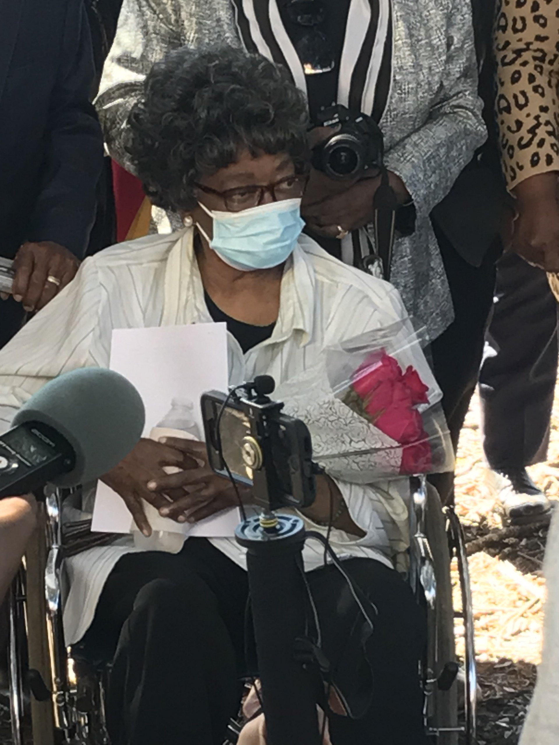 d-a-joins-mayor-steven-reed-to-support-erasing-claudette-colvin-s