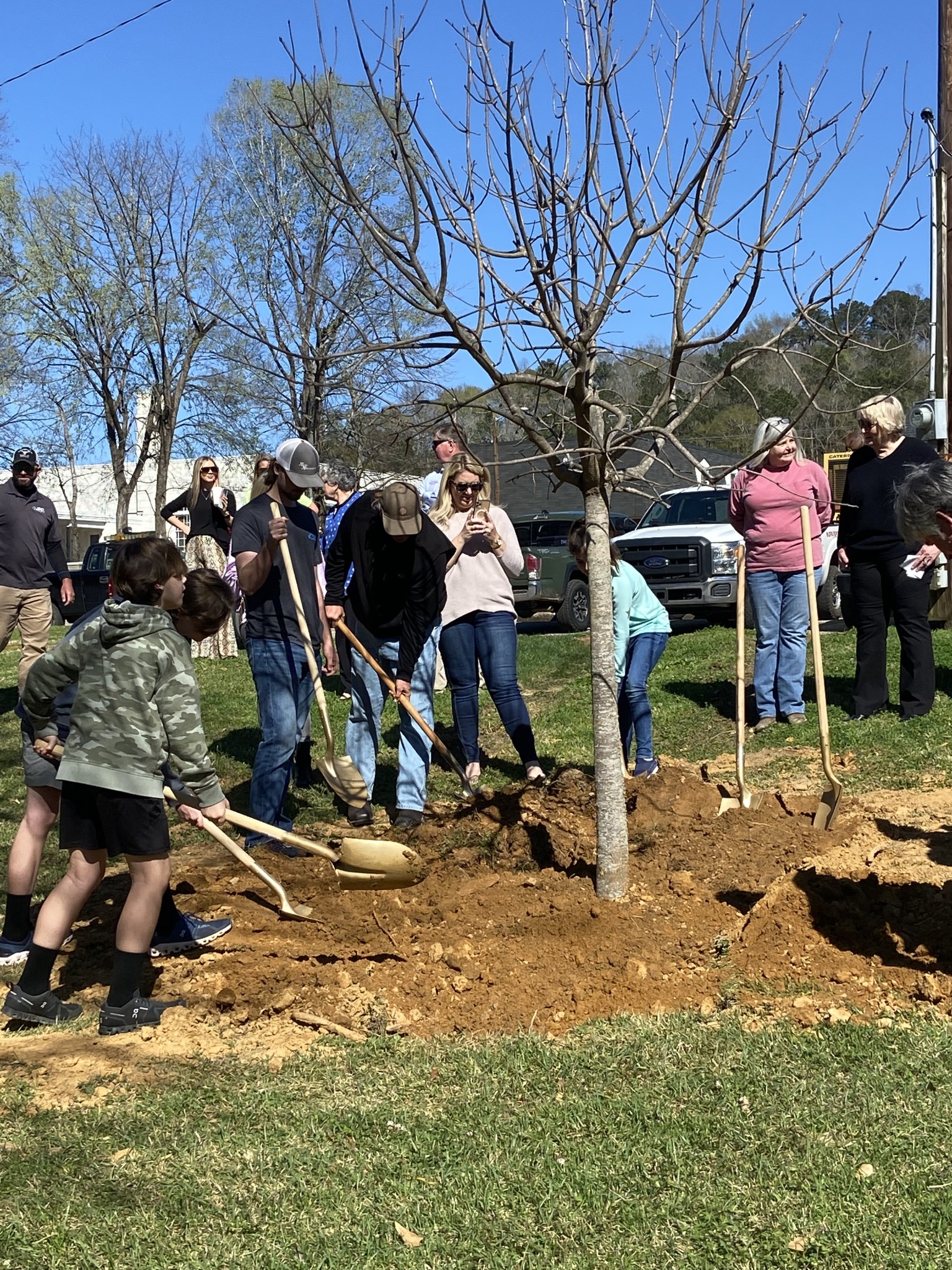 City of Wetumpka Plants Tree in Honor of 'Jelly Lady' on Arbor Day