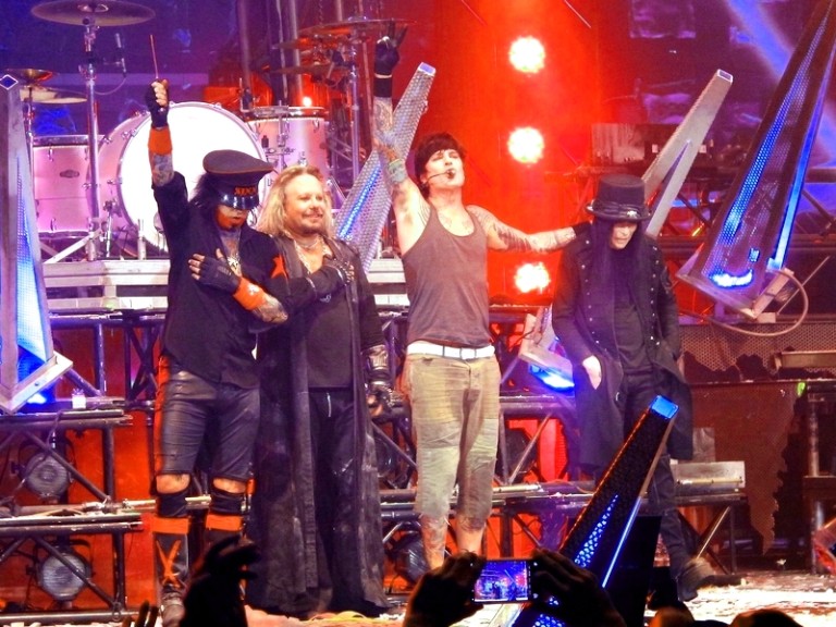 Motley Crue Celebrates 40th Anniversary With Super Deluxe Album - Alt ...