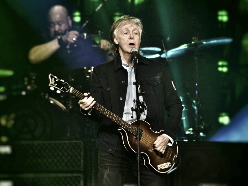 Paul Mccartney Rocks Glastonbury With Bruce Springsteen & Dave Grohl