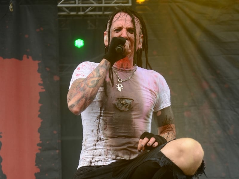 Mudvayne’s Chad Gray Falls Off Stage During Concert