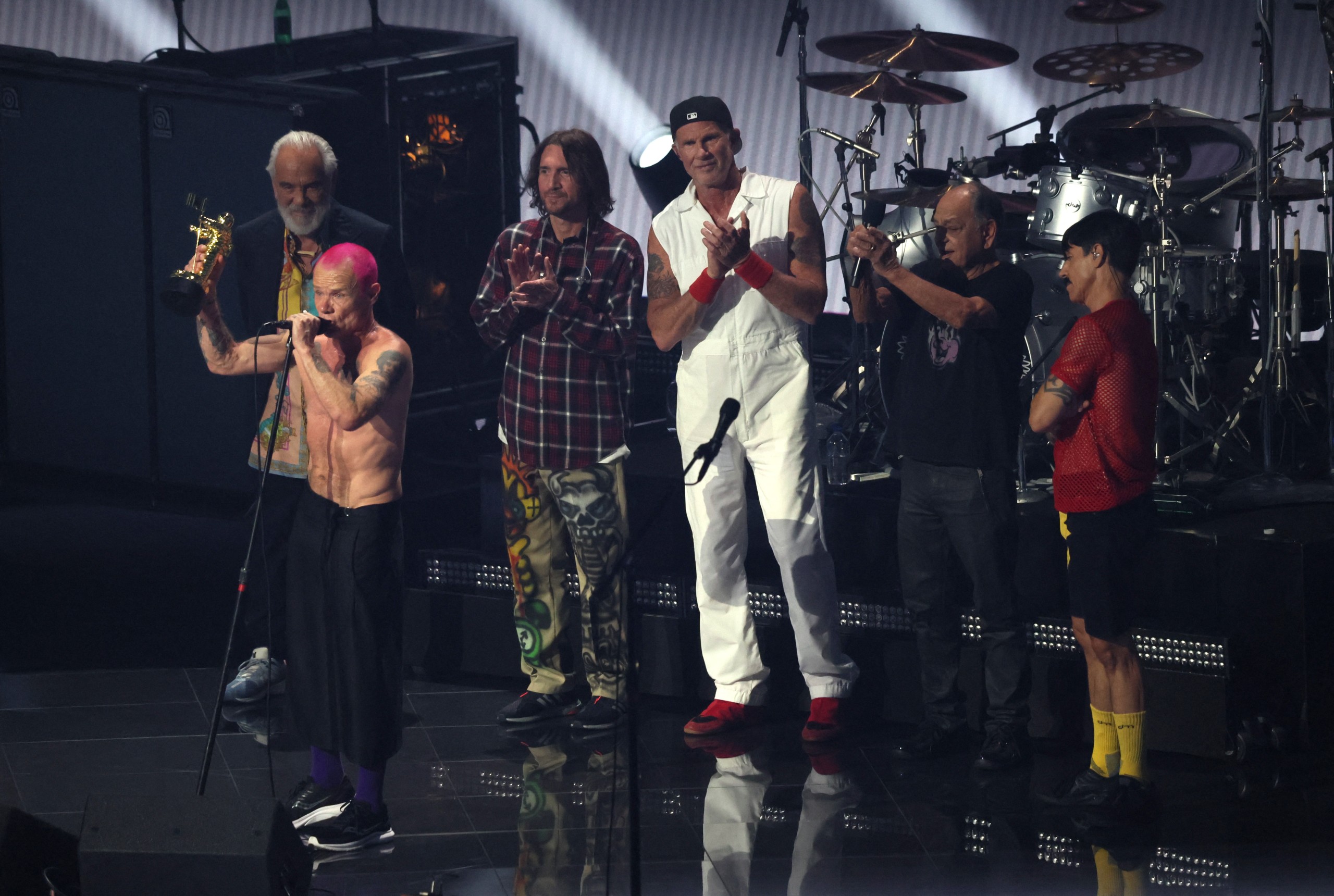Red Hot Chili Peppers, Taylor Swift, and Nicki Minaj Win Big At VMAs