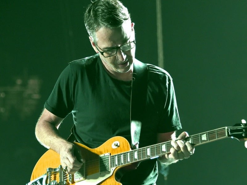 Pearl Jam’s Stone Gossard Shed Light On Grunge Overtaking Metal