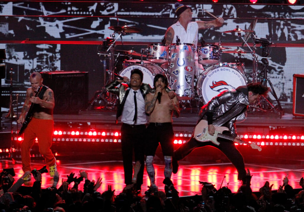 Mars Performs With The Red Hot Chili Peppers During The Halftime Show Of The Nfl Super Bowl Xlviii Football Game Between The Denver Broncos And The Seattle Seahawks In East Rutherford