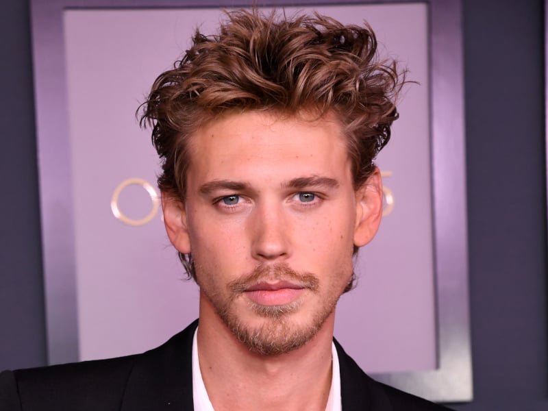 Austin Butler Didn’t See His Family For ‘about Three Years’ In Preparation For ‘elvis’ Role