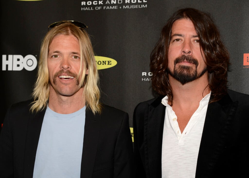 Taylor Hawkins And Dave Grohl Of The Foo Fighters Arrive At The 2013 Rock And Roll Hall Of Fame Induction Ceremony In Los Angeles
