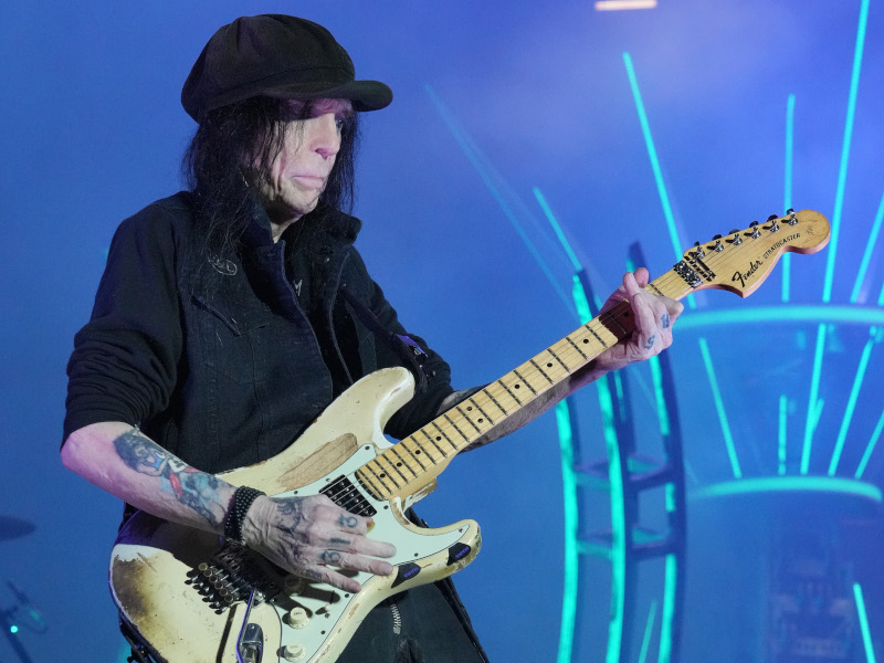 Def Leppard Drummer: Mick Mars Alone Decided To Leave Motley Crue