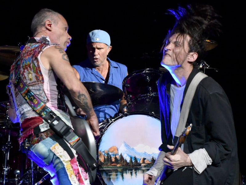 Ousted Red Hot Chili Peppers Guitarist Unimpressed With New Music