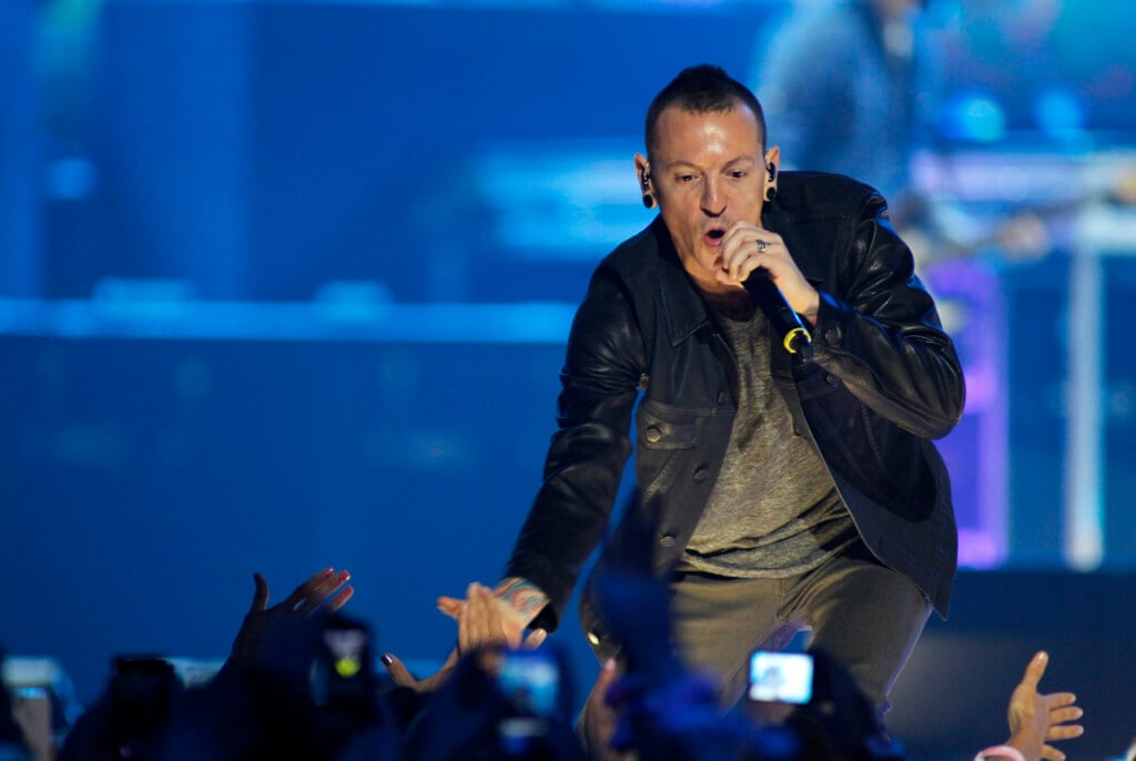 Chester Bennington Of Linkin Park Performs During 2012 Iheartradio Music Festival In Las Vegas