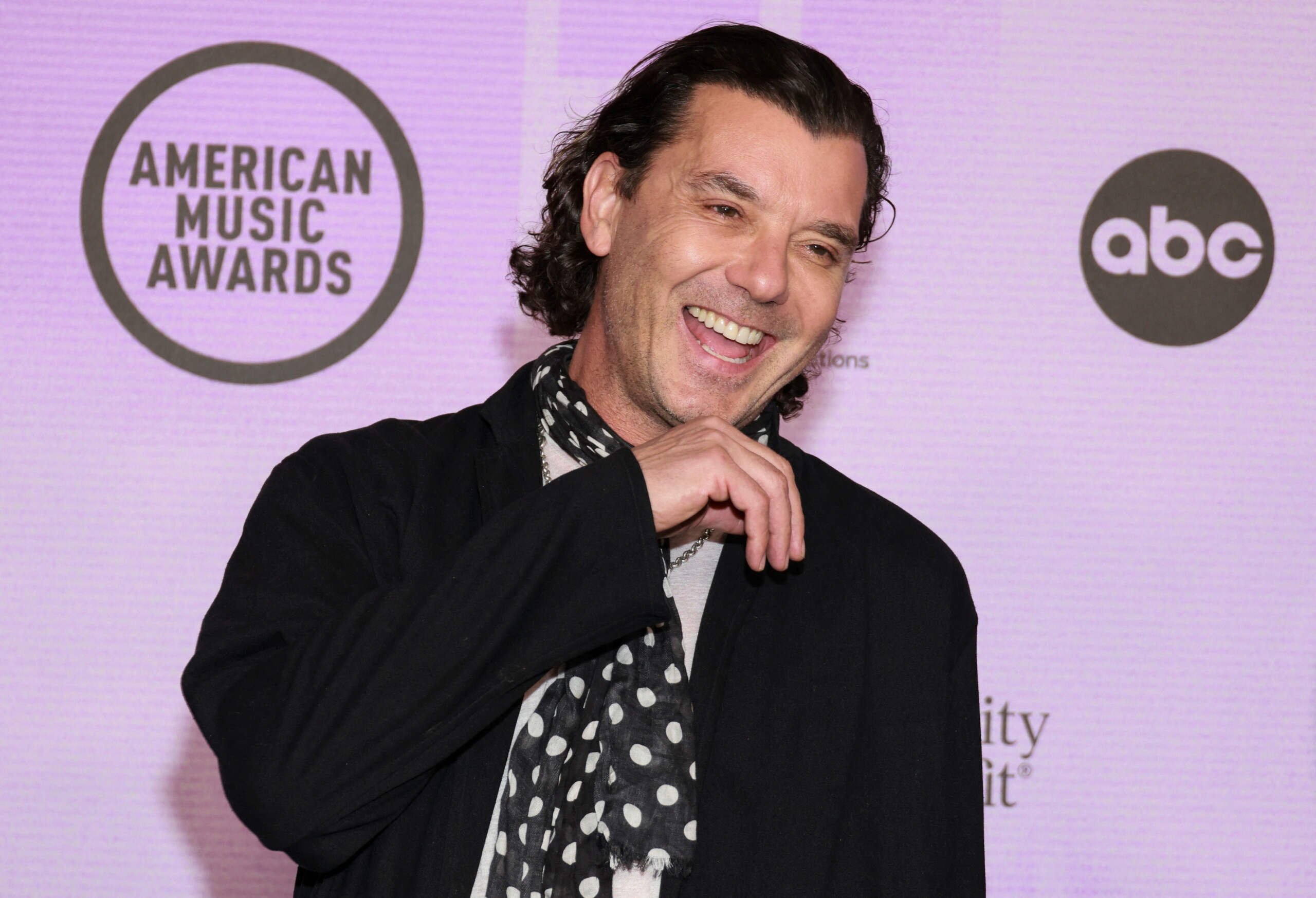 GAVIN ROSSDALE IS A GRANDPA Alt 98.7 FM WXCTFM