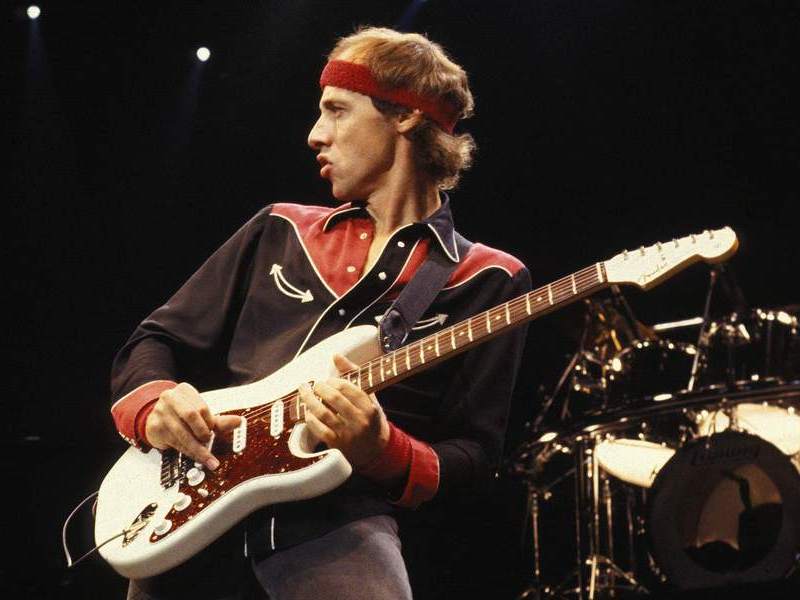Mark Knopfler To Auction More Than 120 Guitars And Amps