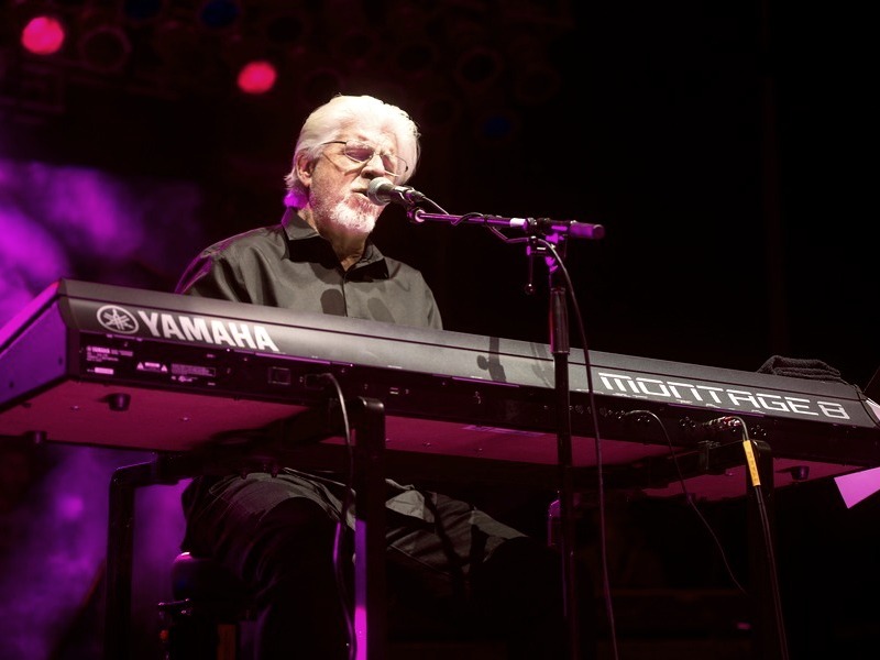 Michael Mcdonald Memoir Written By Actor Paul Reiser Will Be Out In May