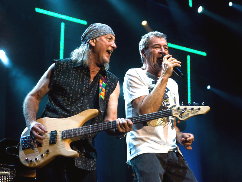 Deep Purple Play “smoke On The Water” On Lake Geneva Shore That Inspired It