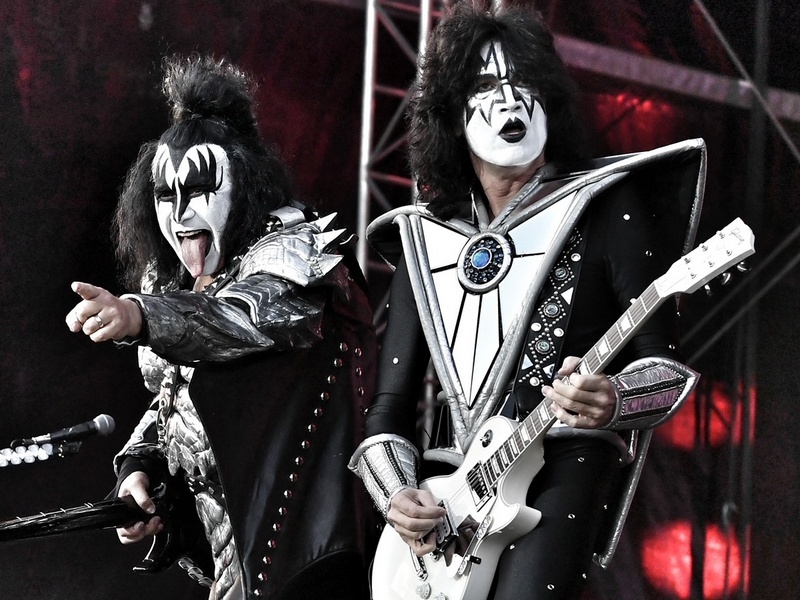 Kiss Launches Audio Walking Tour Of New York City To Celebrate 50th Anniversary Of ‘dressed To Kill’
