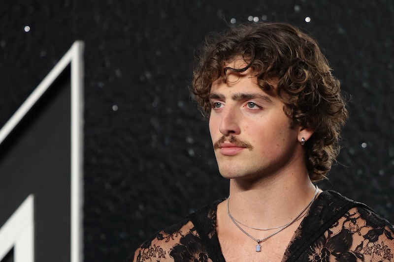 Benson Boone Fills In For Ailing Headliner Sam Fender At Montreux Jazz Festival, Covers “seventeen Going Under”