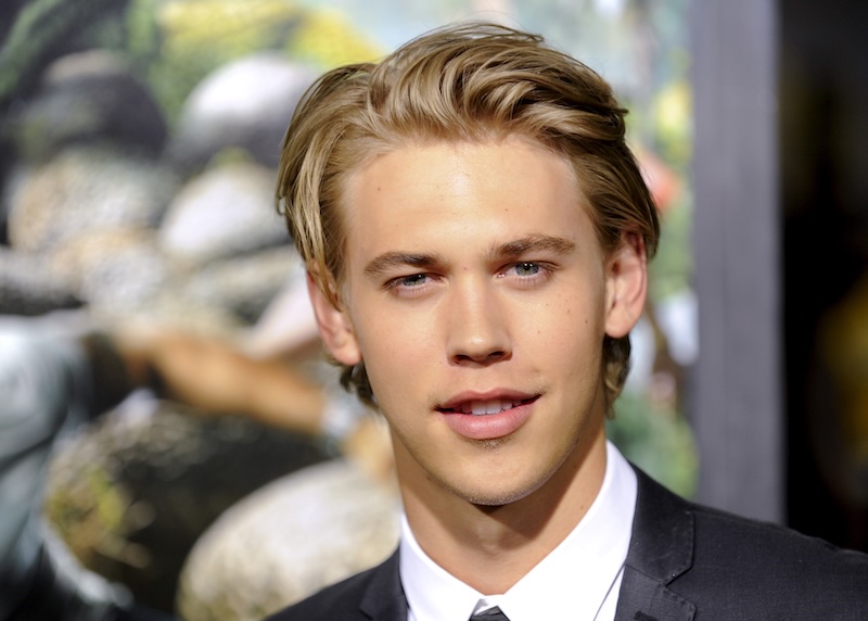 Austin Butler Saves Another Co Star From An Aggressive Bee