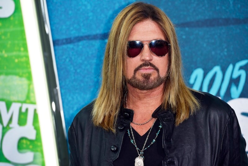 Billy Ray Cyrus And Elizabeth Hurley Are Still “going Strong” After Dating For Six Months
