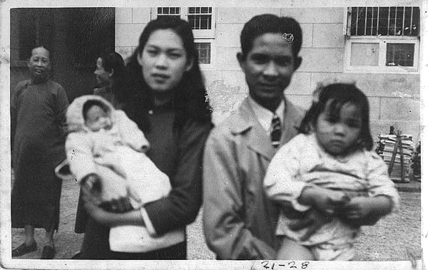 https://wpcdn.us-east-1.vip.tn-cloud.net/www.hawaiibusiness.com/content/uploads/2021/02/19-Eddie-w-Parents-sister-in-Hong-Kong.jpg