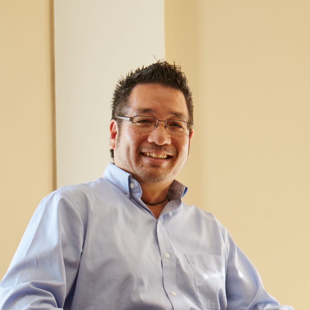 S 200916 Uemura Craig Cropped 1000x1000 1.jpg