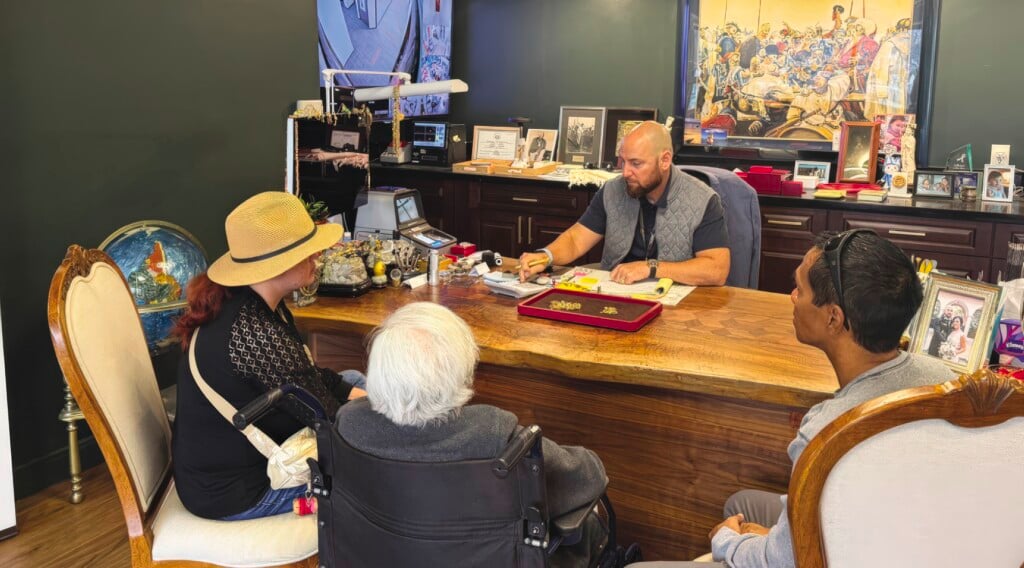 Hero Hawaii Estate Jewelry Buyers Treat Customers Like Family