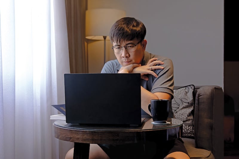 Man Laptop Dark Ss 2579047893