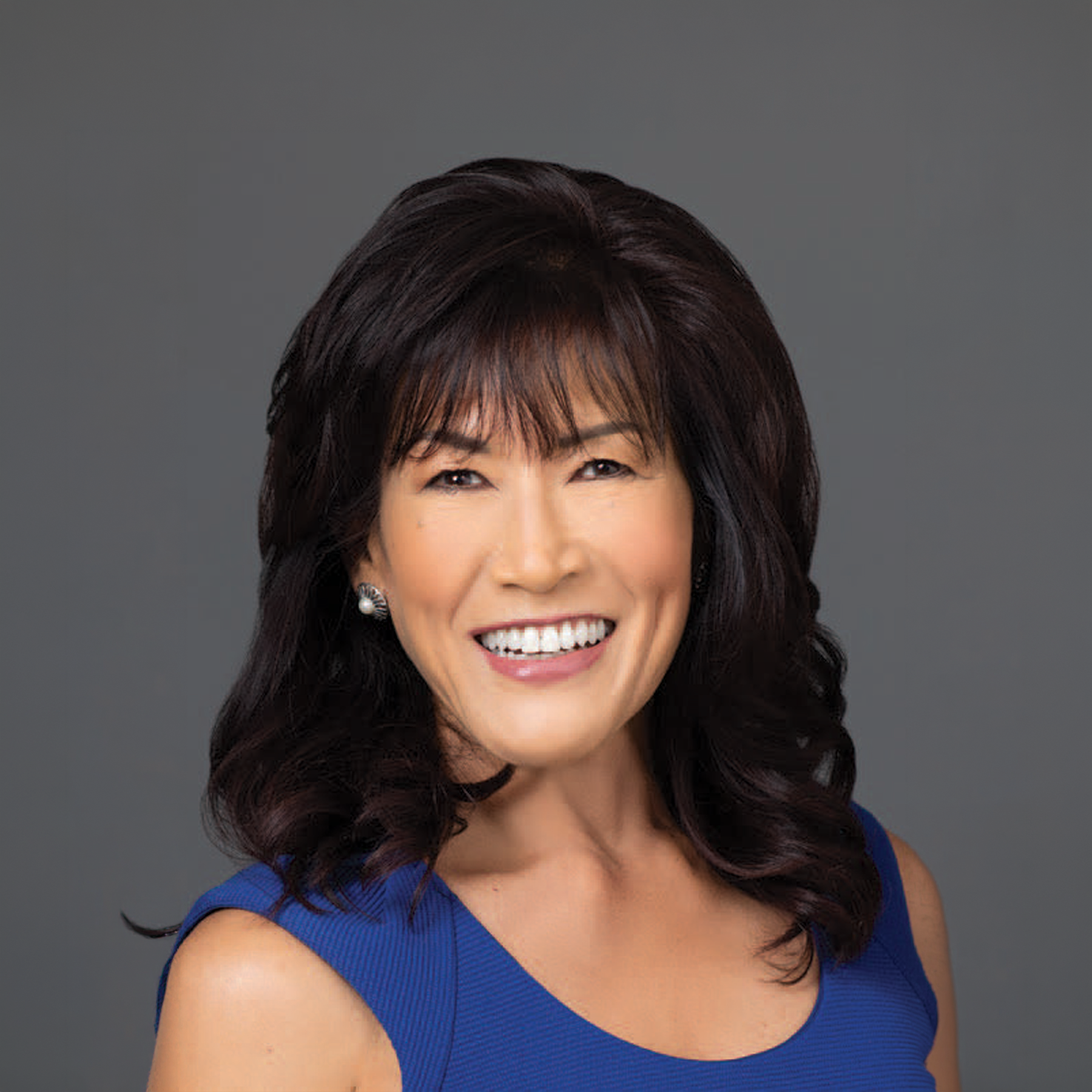 Headshot Mavis Nellas