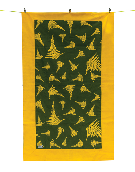 Kapalaiwena‘ula Sunny 33-inch-by-54-inch quilt